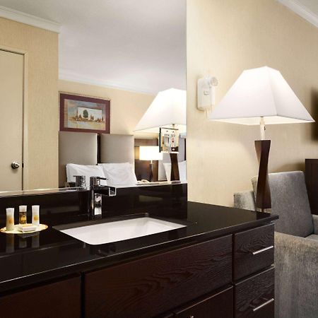 Days Inn By Wyndham Concord Buitenkant foto