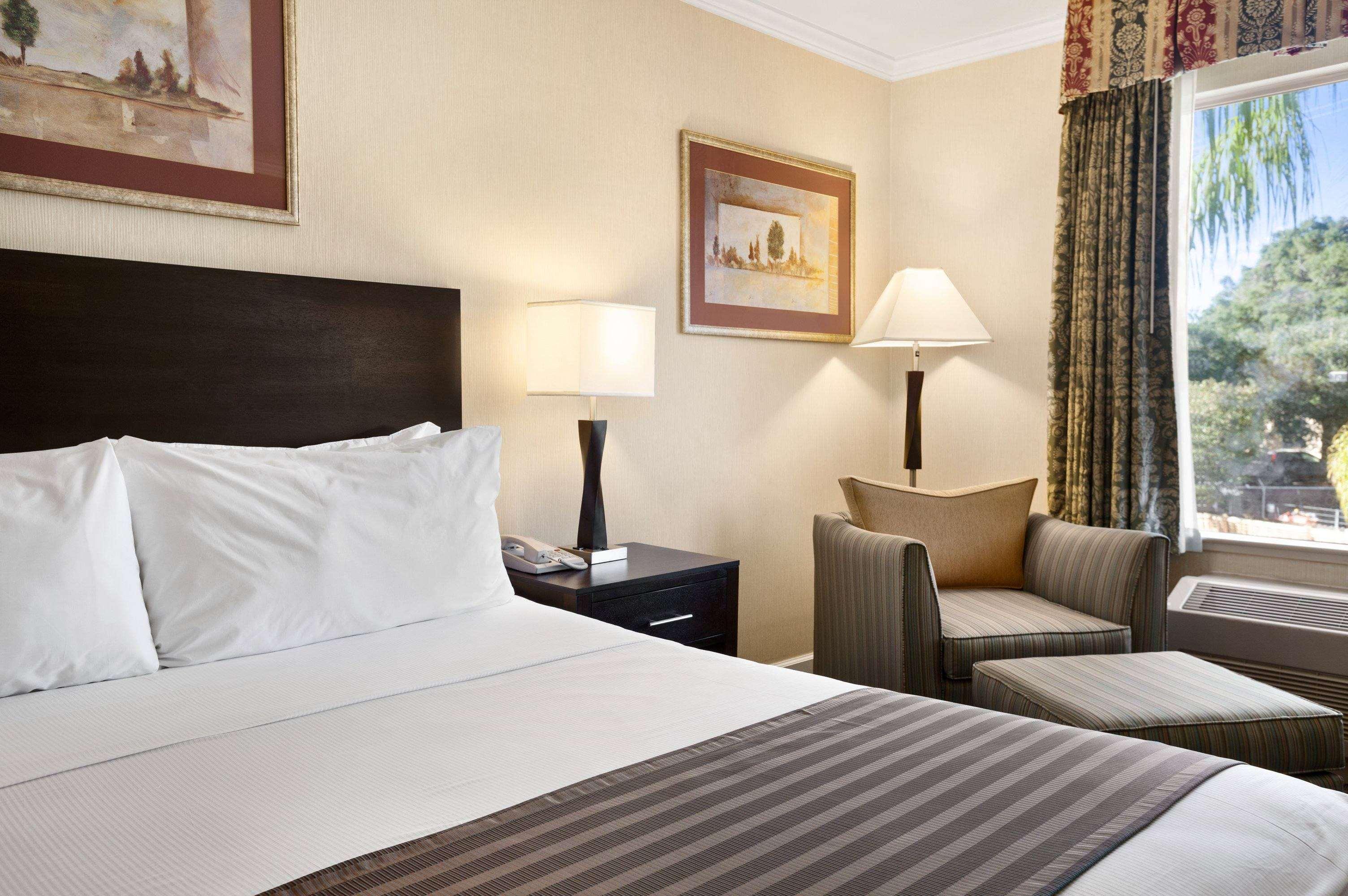 Days Inn By Wyndham Concord Buitenkant foto