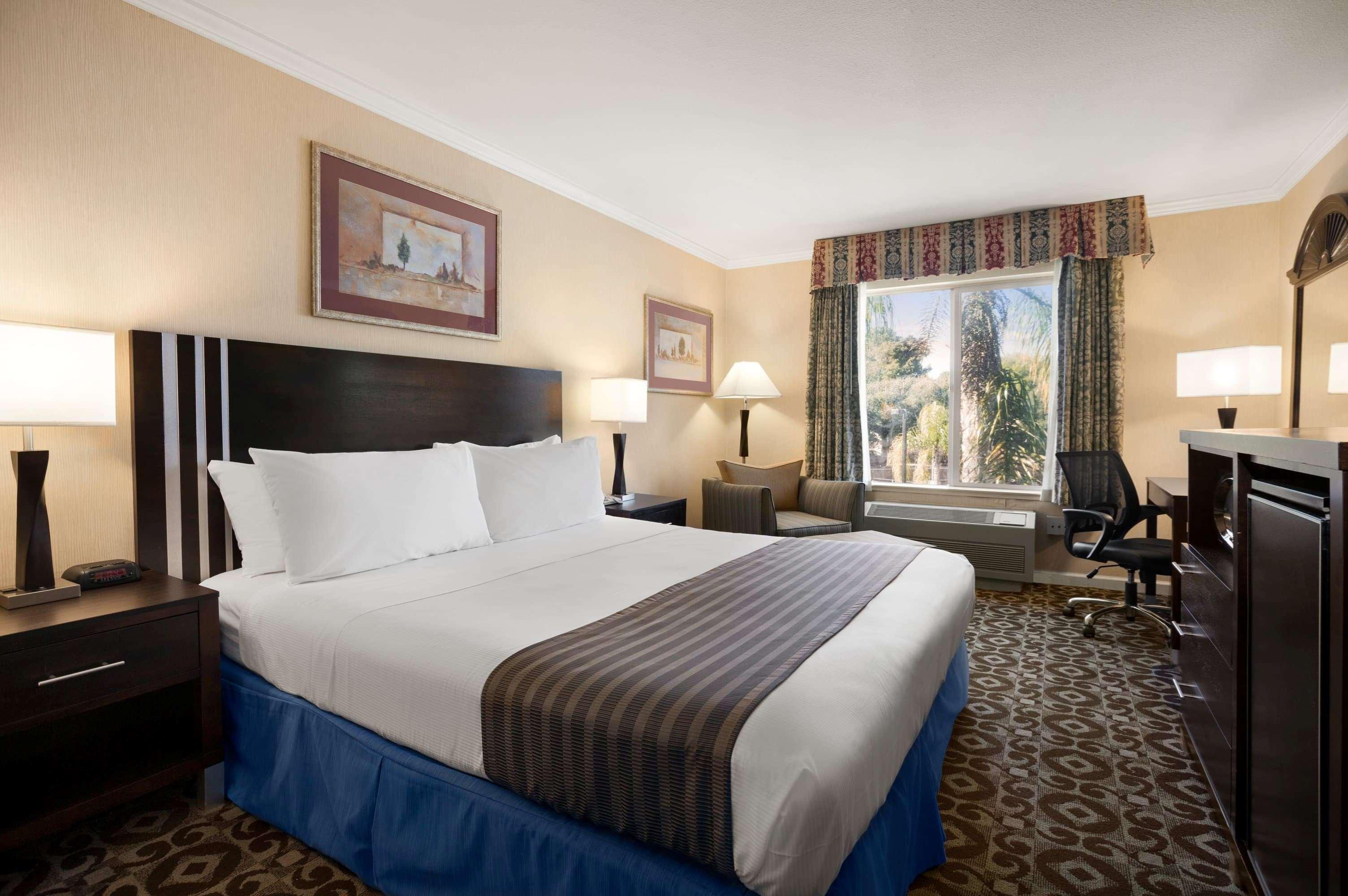 Days Inn By Wyndham Concord Buitenkant foto