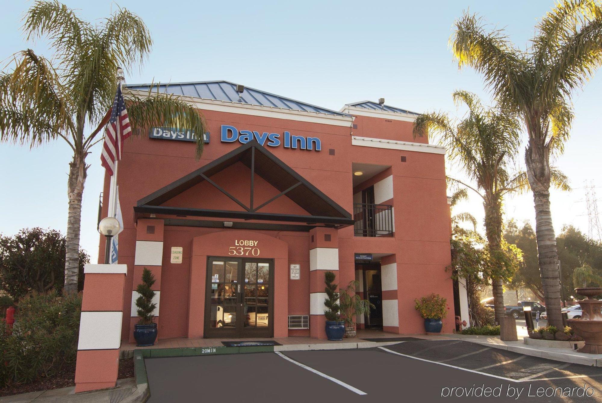 Days Inn By Wyndham Concord Buitenkant foto