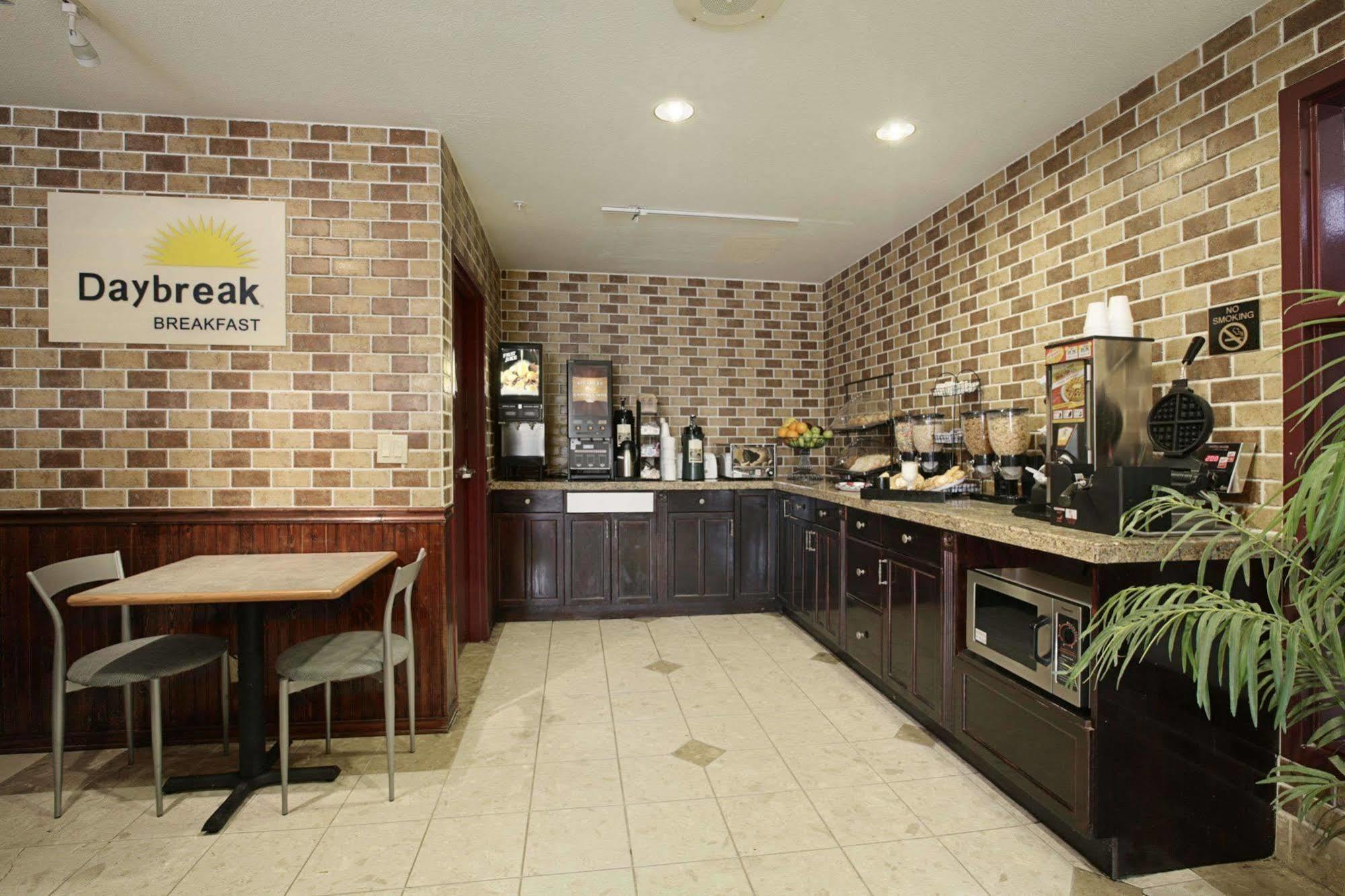 Days Inn By Wyndham Concord Restaurant foto