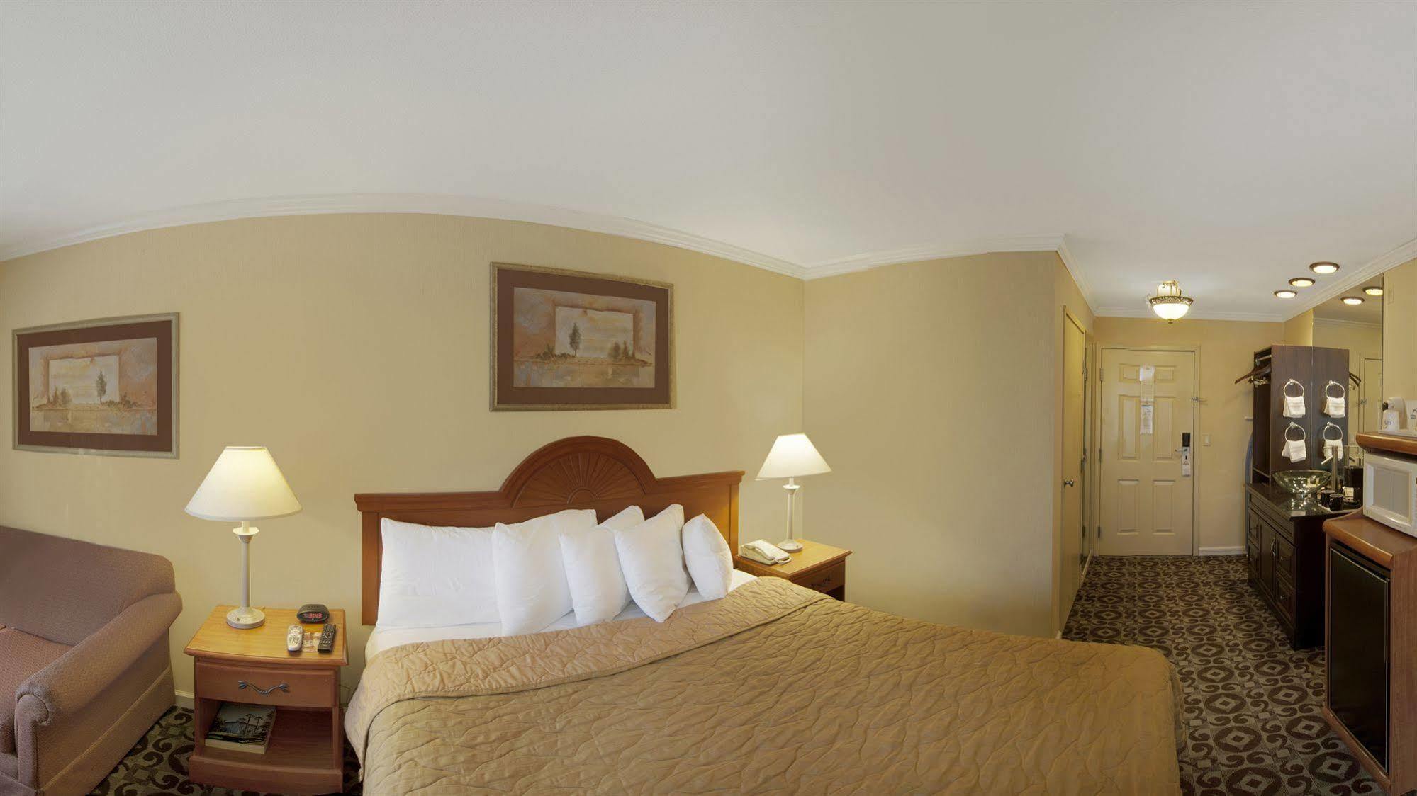 Days Inn By Wyndham Concord Buitenkant foto