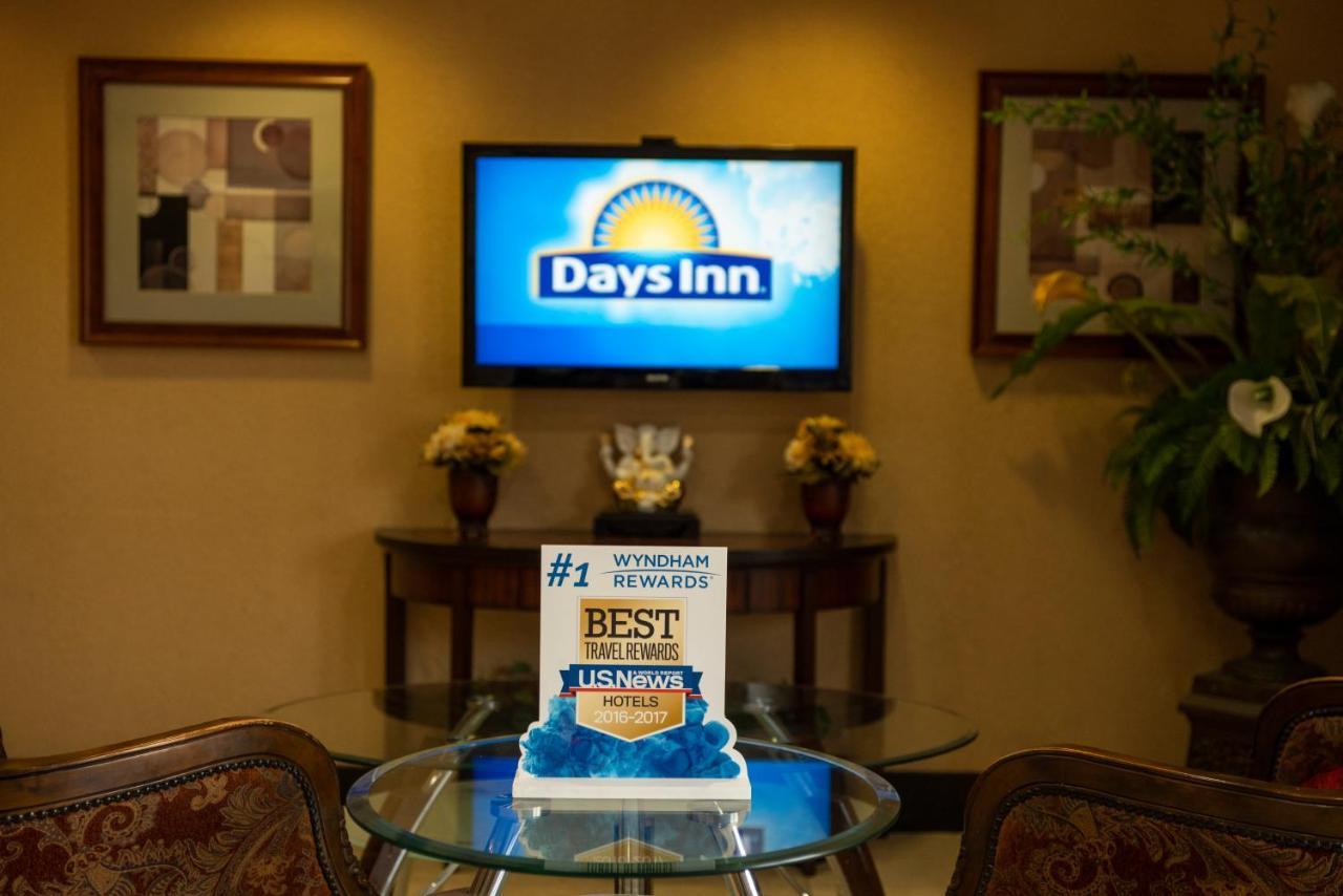 Days Inn By Wyndham Concord Buitenkant foto