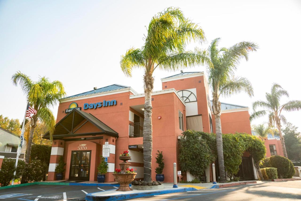 Days Inn By Wyndham Concord Buitenkant foto