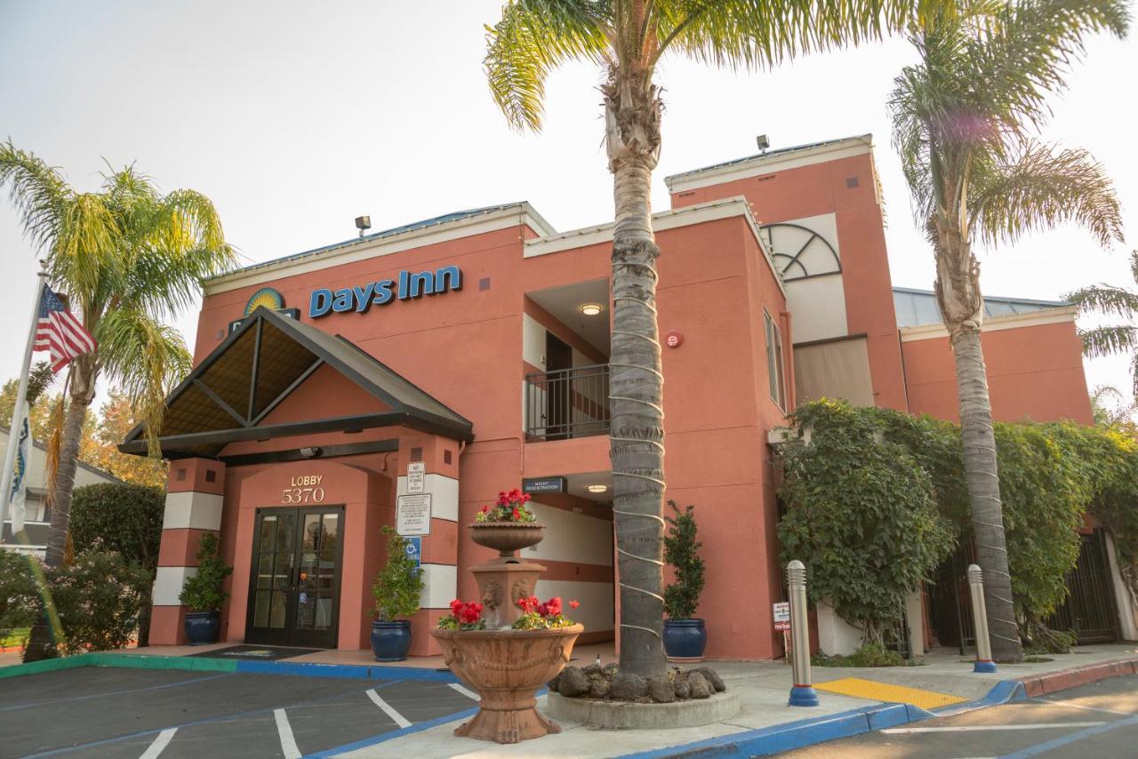 Days Inn By Wyndham Concord Buitenkant foto
