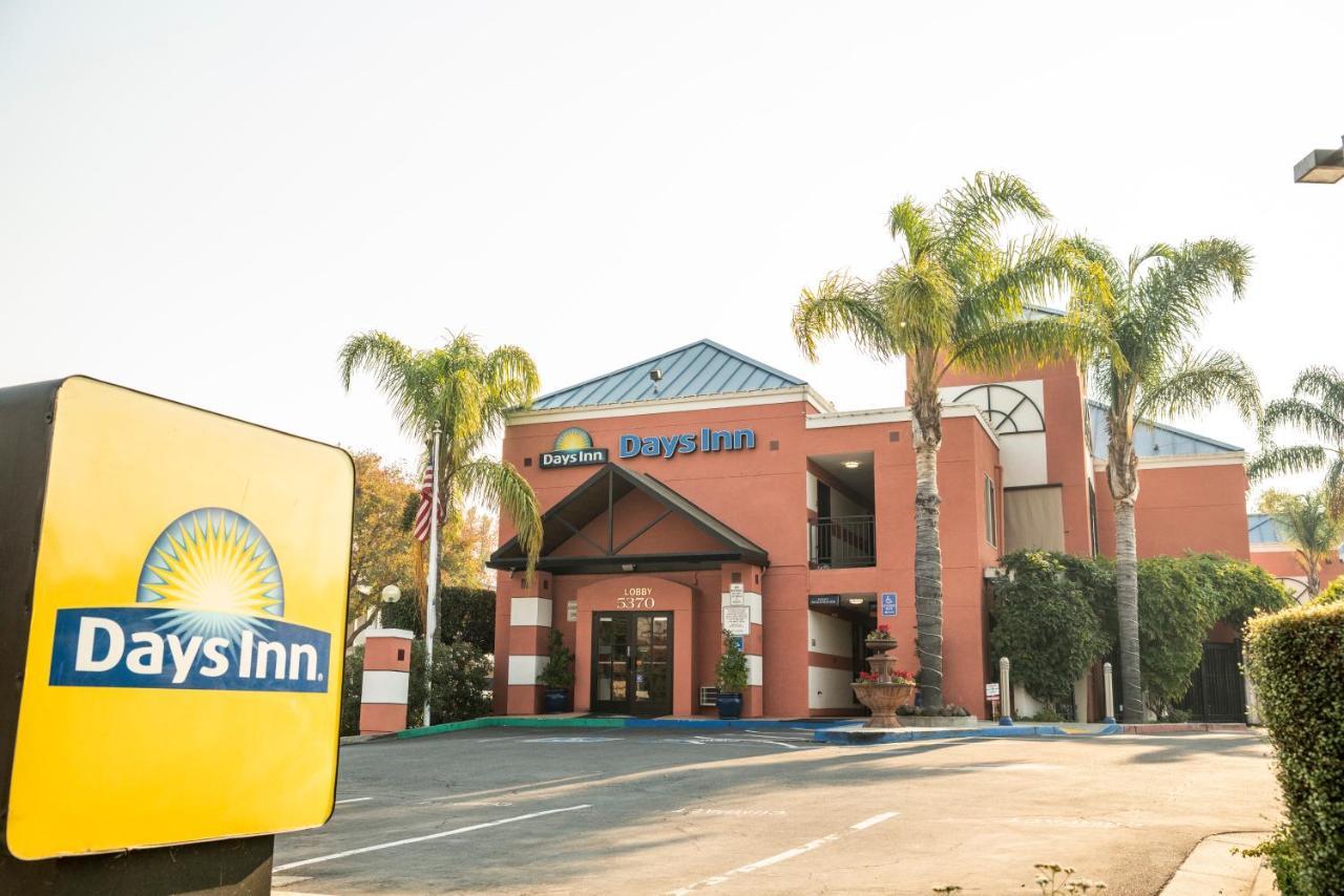 Days Inn By Wyndham Concord Buitenkant foto